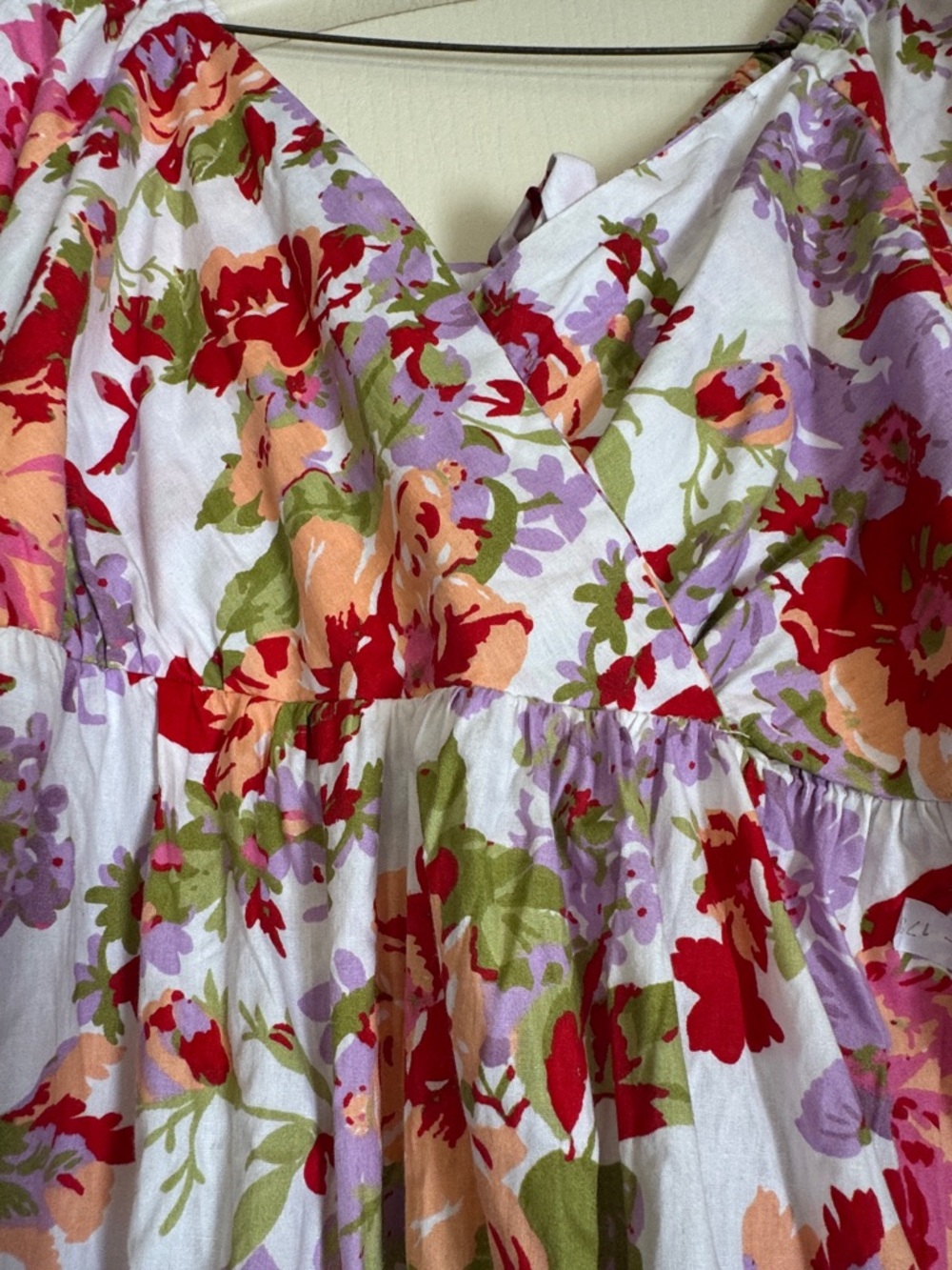 Jessica Simpson Floral Puff-Sleeve Tie-Back Dress in White with Pink & Red - Picture 7 of 9